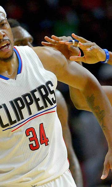 Paul leads Clippers over Hornets with 25 points